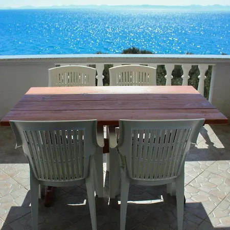 Holiday home Robinzon Kuca Vila Valentina *