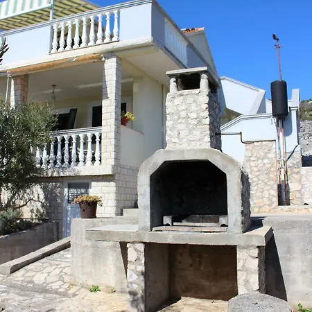 Robinzon Kuca Vila Valentina Holiday home *